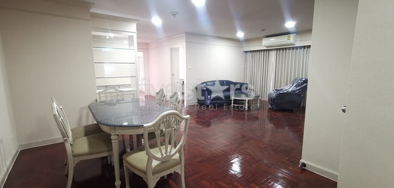 2 bedrooms condo for rent in Phrompong area