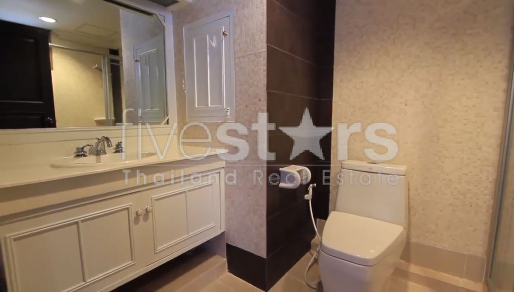 4 bedroom pet friendly condo for rent on Phrom Phong, photo 11