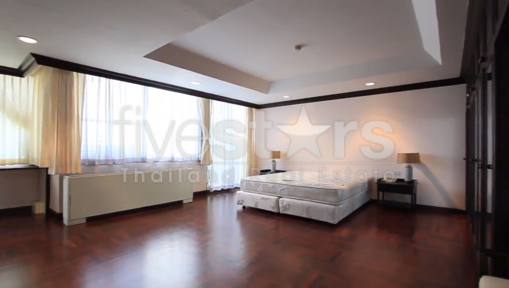 4 bedroom pet friendly condo for rent on Phrom Phong, photo 6