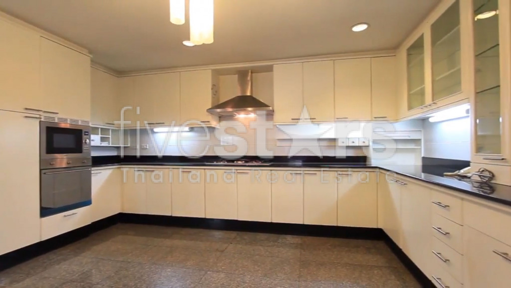 5 bedroom pet friendly condo for rent on Phrom Phong, photo 10