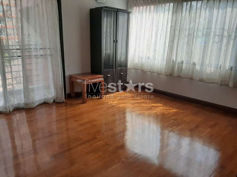 Three-Bedroom Apartment for rent in Phrompong, photo 14