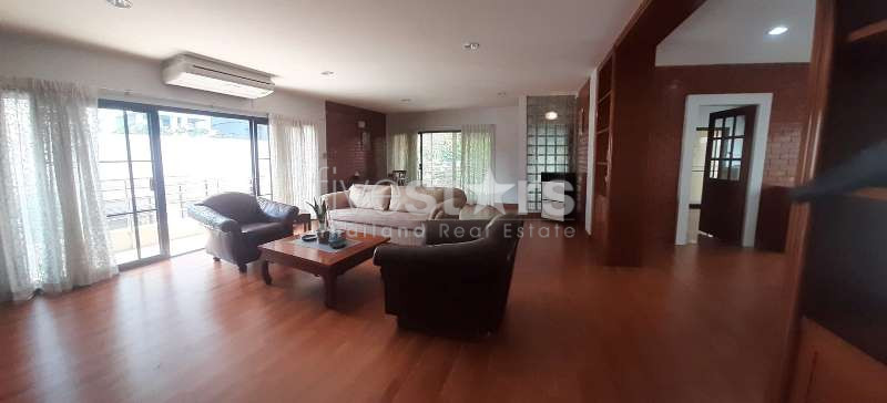 Three-Bedroom Apartment for rent in Phrompong