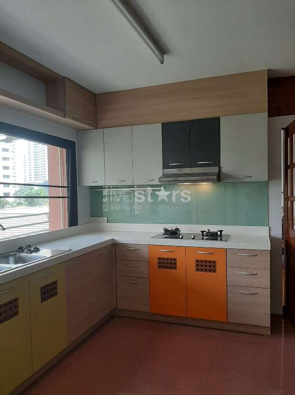 Three-Bedroom Apartment for rent in Phrompong, photo 10
