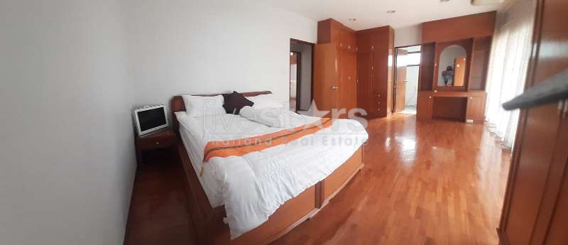 Three-Bedroom Apartment for rent in Phrompong, photo 8