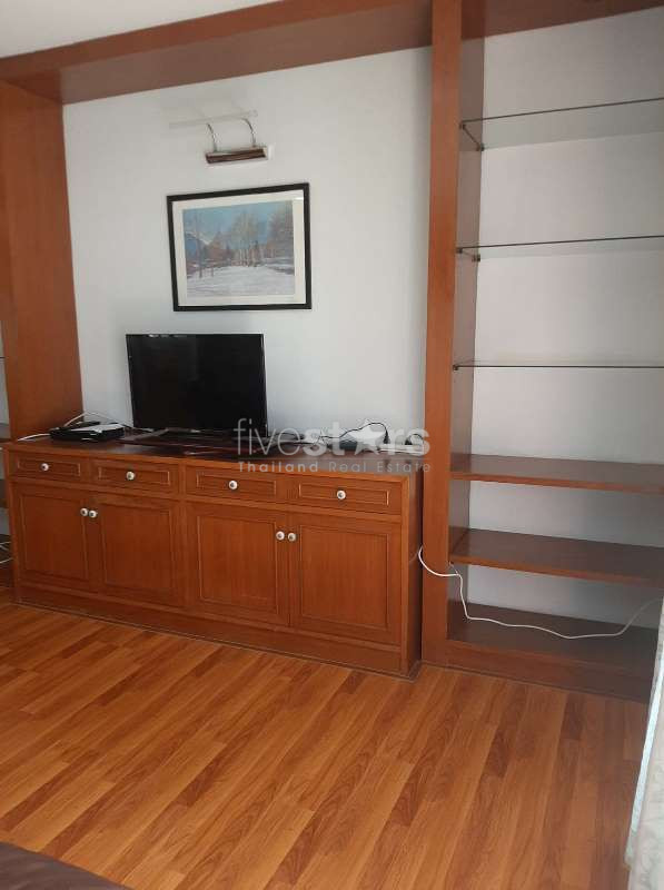 Three-Bedroom Apartment for rent in Phrompong, photo 4