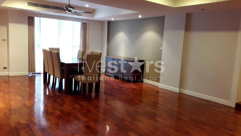 4 Bedroom apartments in quiet street of Sukhumvit only a 5-minute walk to Phrom Phong BTS station, photo 2