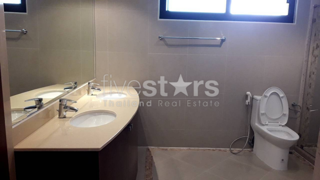 4 Bedroom apartments in quiet street of Sukhumvit only a 5-minute walk to Phrom Phong BTS station, photo 14