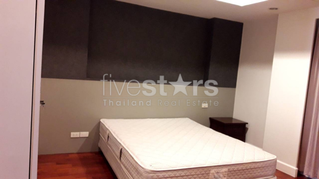 4 Bedroom apartments in quiet street of Sukhumvit only a 5-minute walk to Phrom Phong BTS station, photo 6
