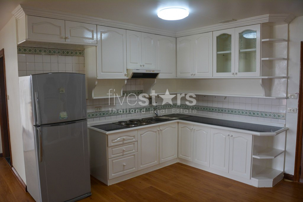 Appartement 2 chambres spacieux quartier Phromphong, photo 8