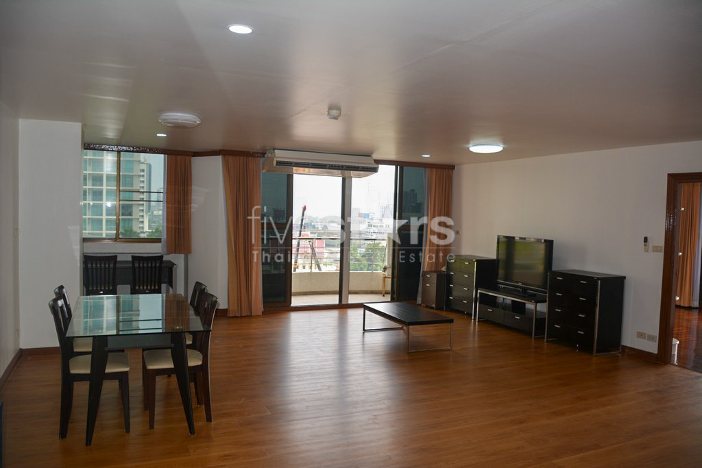 Appartement 2 chambres spacieux quartier Phromphong, photo 3
