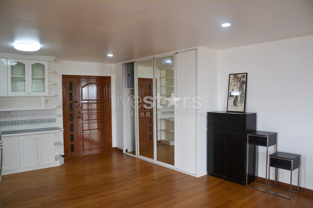 Appartement 2 chambres spacieux quartier Phromphong, photo 9