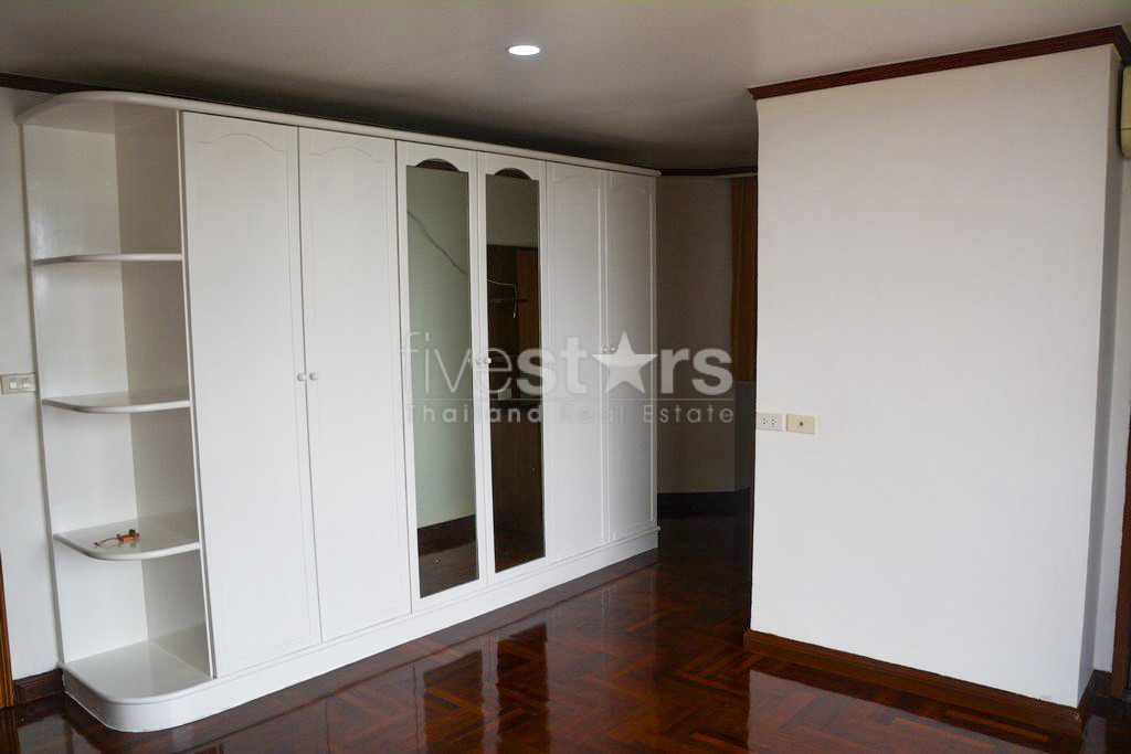 Appartement 2 chambres spacieux quartier Phromphong, photo 14