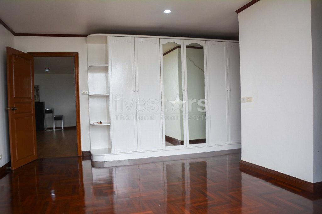 Appartement 2 chambres spacieux quartier Phromphong, photo 13