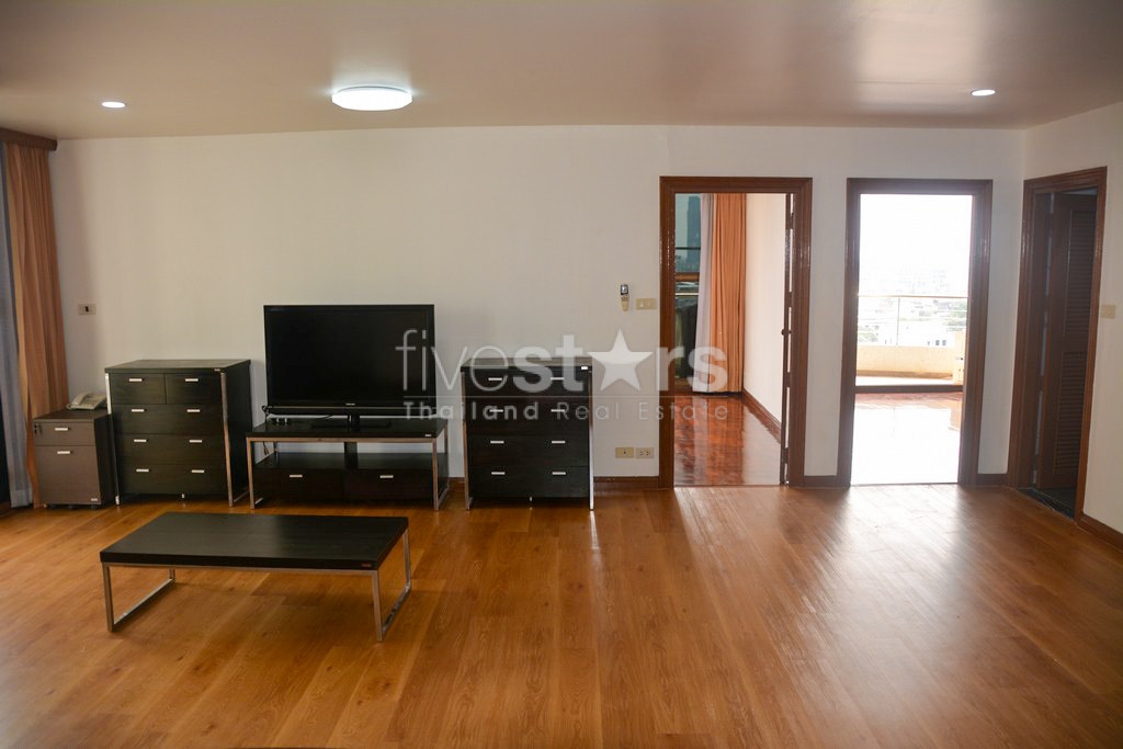 Appartement 2 chambres spacieux quartier Phromphong, photo 5