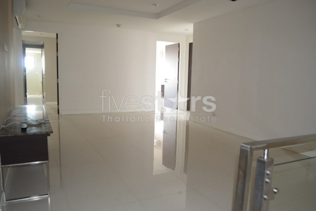 Penthouse en duplex de 4+1 chambres à vendre à Phromphong, photo 9