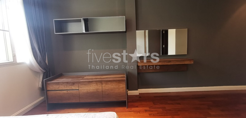 Large duplex 3 bedrooms for rent in Sukhumvit near BTS Phromphong, photo 10