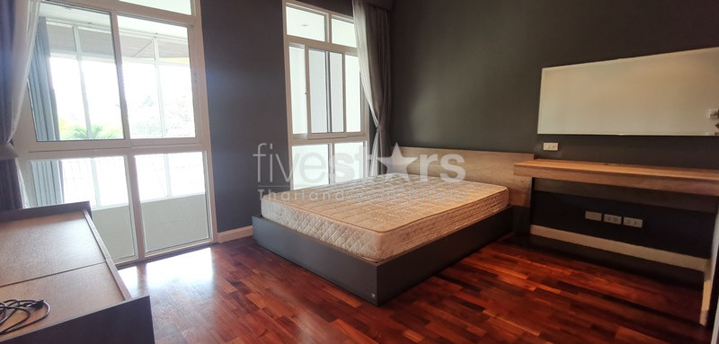 Large duplex 3 bedrooms for rent in Sukhumvit near BTS Phromphong, photo 17