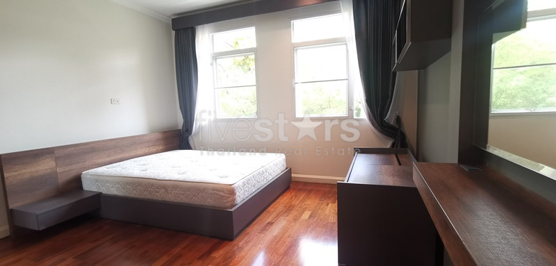 Large duplex 3 bedrooms for rent in Sukhumvit near BTS Phromphong, photo 9