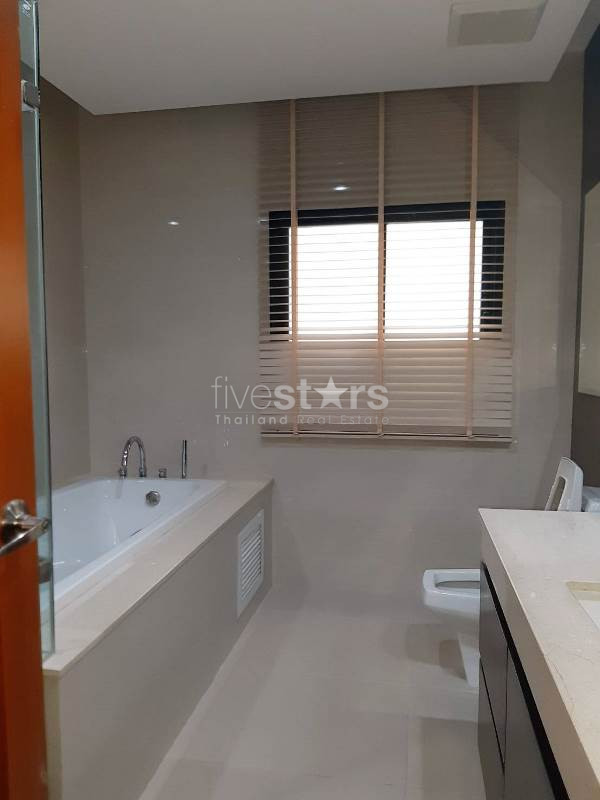 3 bedoom house for rent close to BTS Promphong Station, photo 11