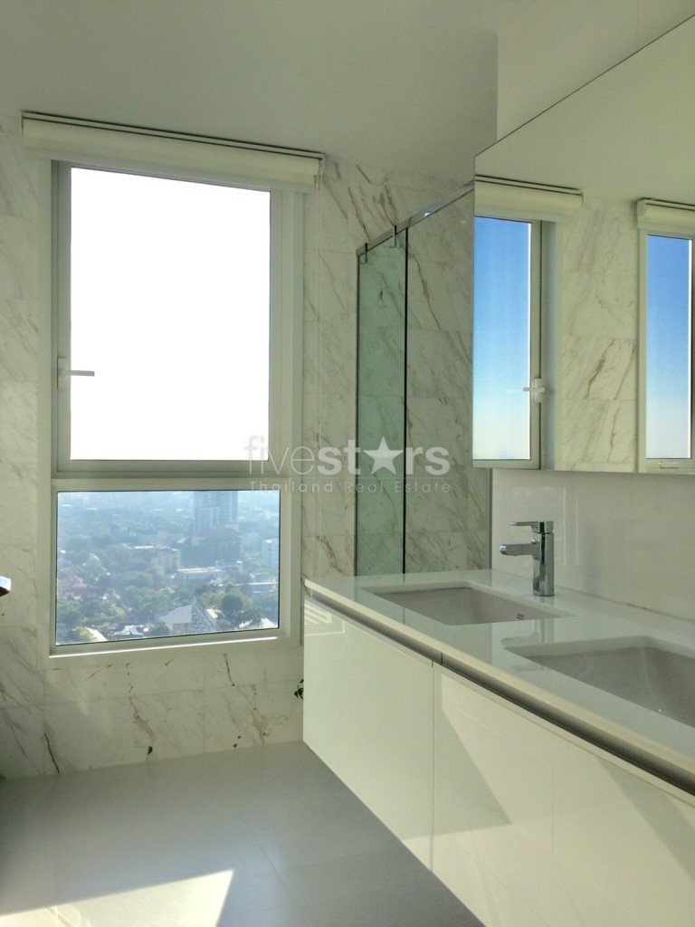 2-bedroom luxury condo for sale on Thong Lo, photo 8