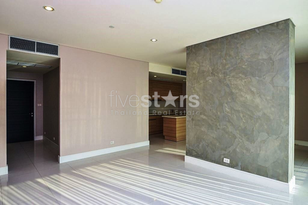 3-bedroom condo for sale on Phrom Phong