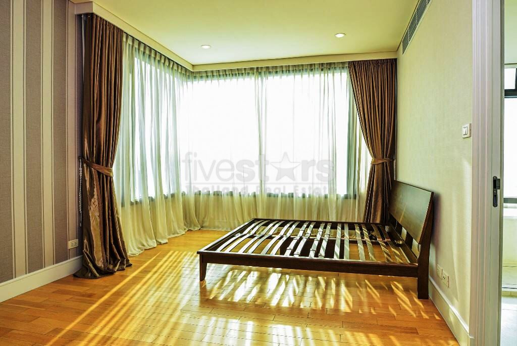 3-bedroom condo for sale on Phrom Phong, photo 6