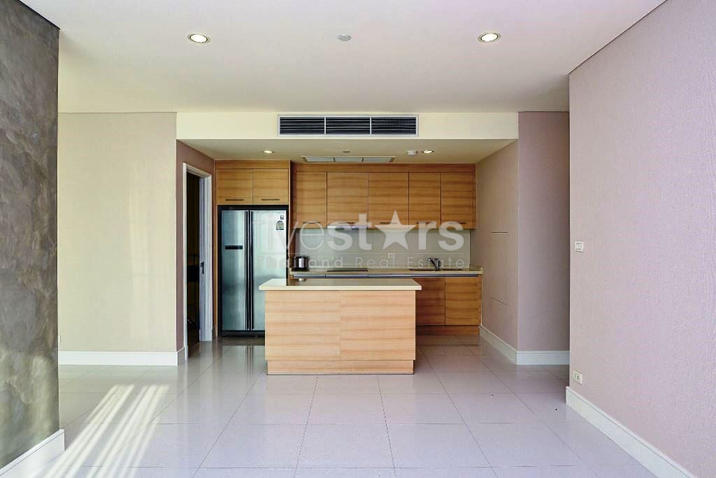 3-bedroom condo for sale on Phrom Phong, photo 2