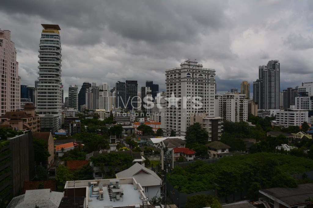Appartement moderne d'une chambre à vendre quartier Phromphong