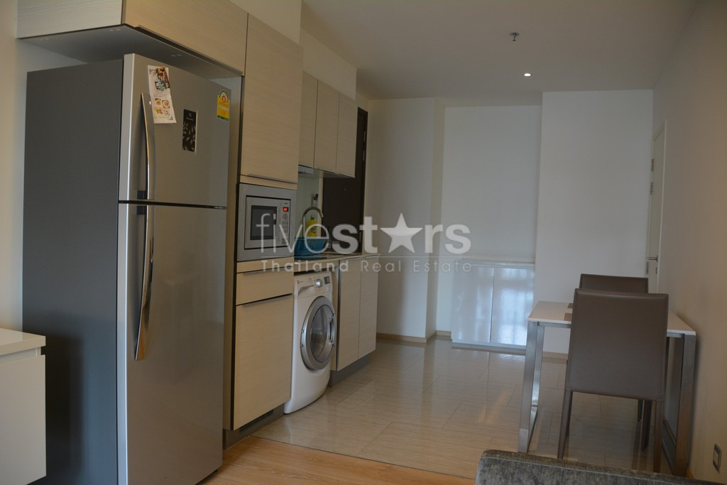 Appartement moderne d'une chambre à vendre quartier Phromphong, photo 6
