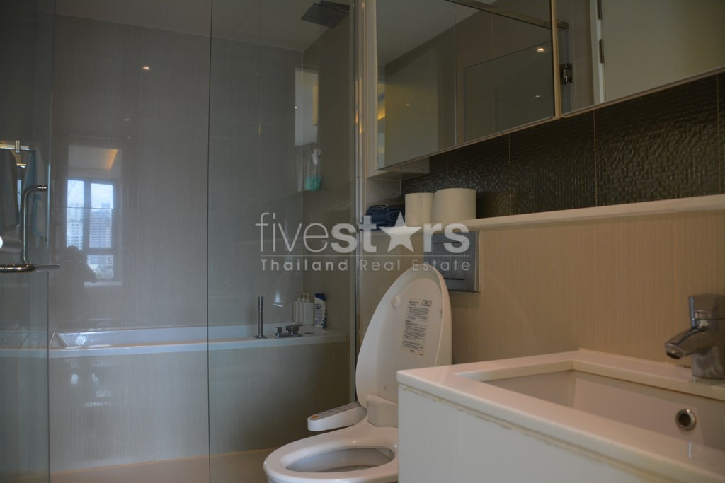 Appartement moderne d'une chambre à vendre quartier Phromphong, photo 13
