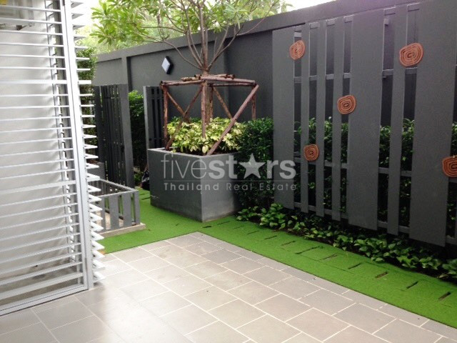 2-bedroom private garden condo for rent on Phrom Phong, photo 2