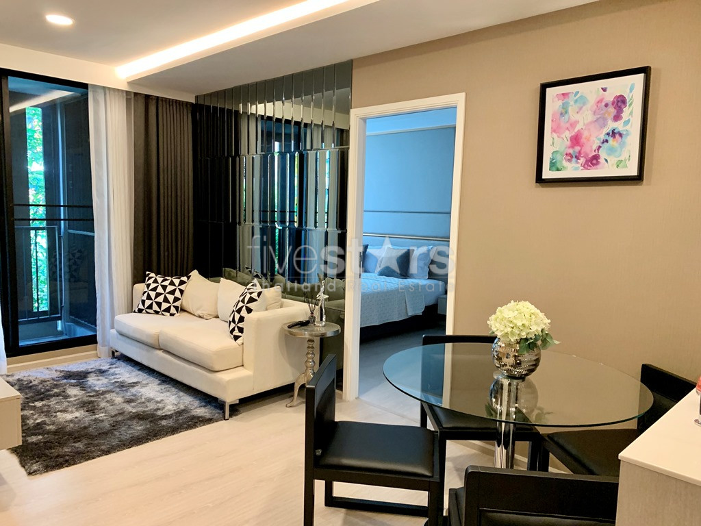 Brand new 2 bedrooms condo for rent in Thonglor
