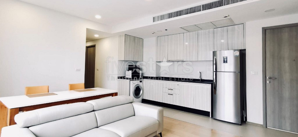 Appartement de standing de 2 chambres à vendre à Thonglor