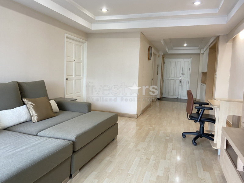Condo de 3 chambres à louer près de la station BTS Phrom Phong