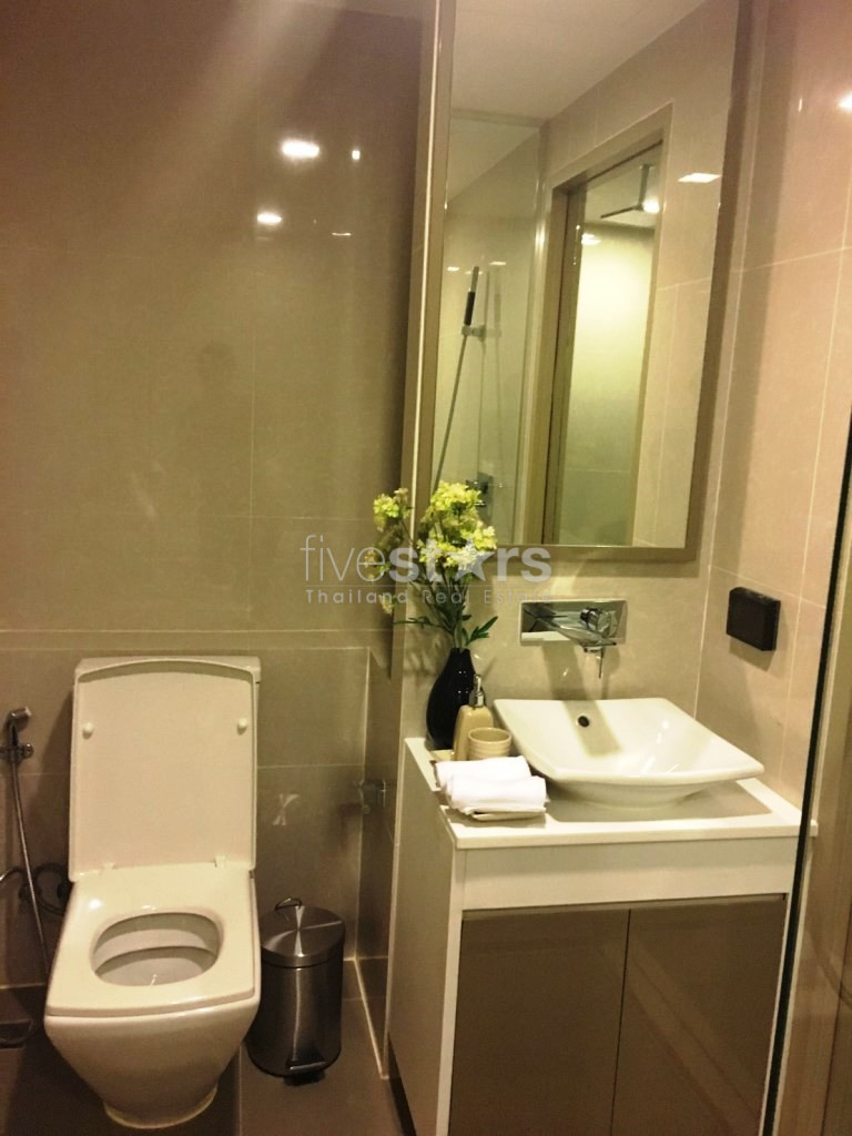 2 bedroom duplex condo for rent on Phrom Phong, photo 12
