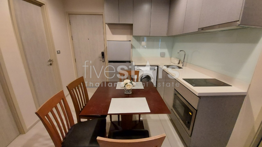Condo de 2 chambres à louer près de la station de BTS Thong Lo, photo 11