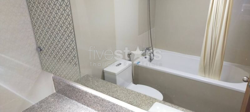 Appartement de 2 chambres à louer près du BTS Phrompong, photo 8