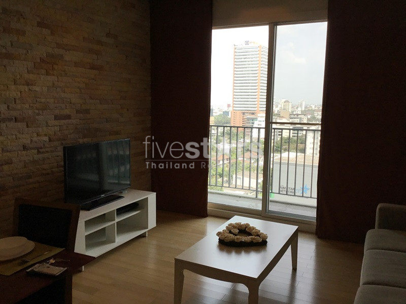 Condo de 2 chambres à louer près de la station Thong Lo BTS