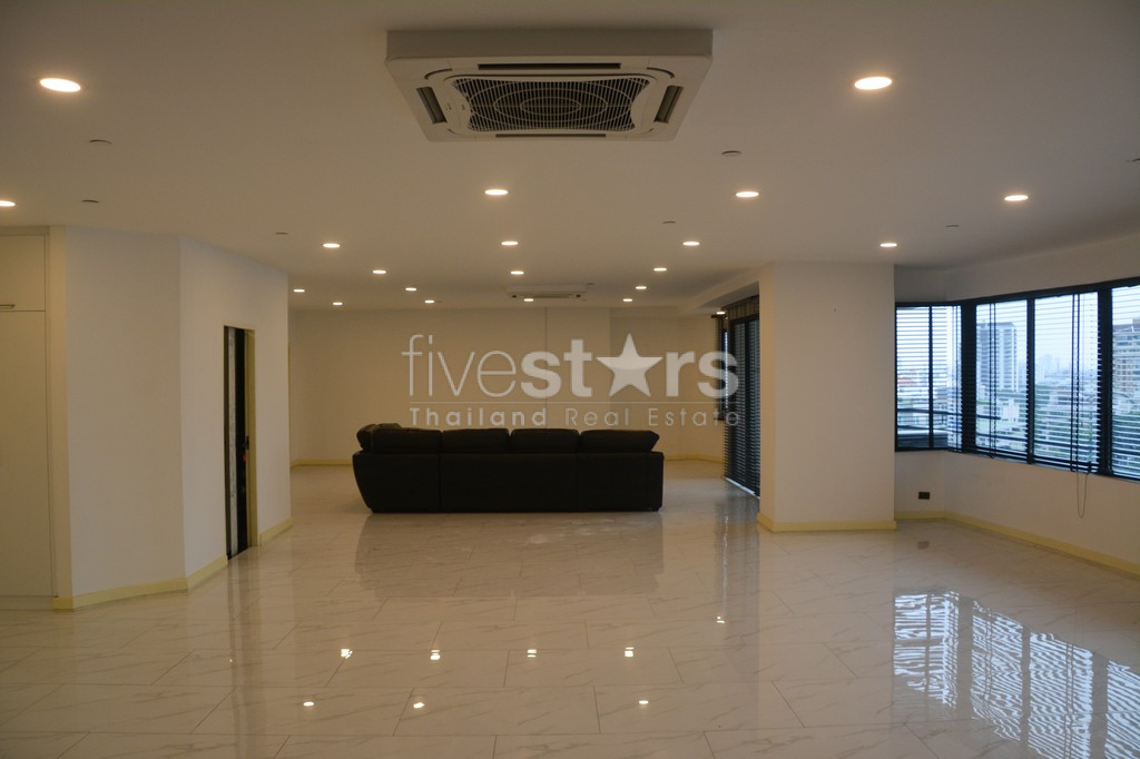 Appartement 3 chambres spacieux à vendre quartier Thonglor, photo 4