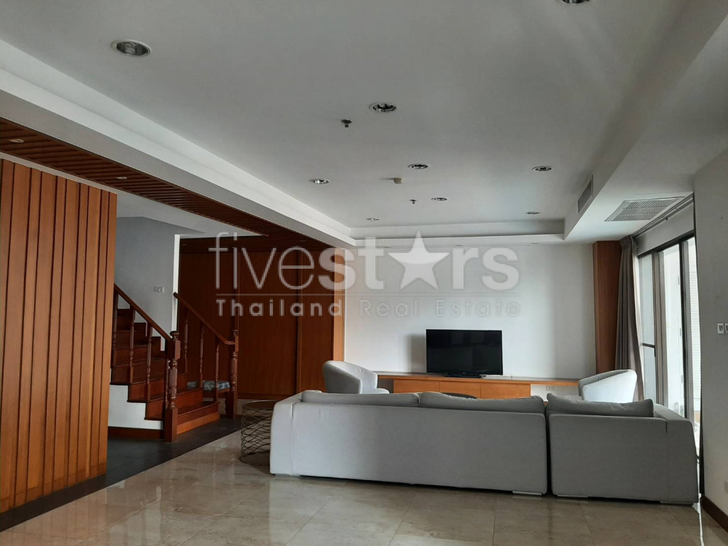 Spacious 3 bedroom duplex with private pool near BTS Phromphong, photo 2