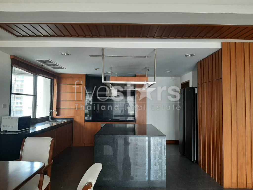 Spacious 3 bedroom duplex with private pool near BTS Phromphong, photo 5