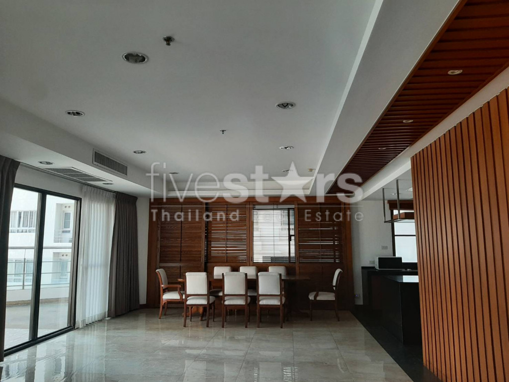 Spacious 3 bedroom duplex with private pool near BTS Phromphong, photo 4