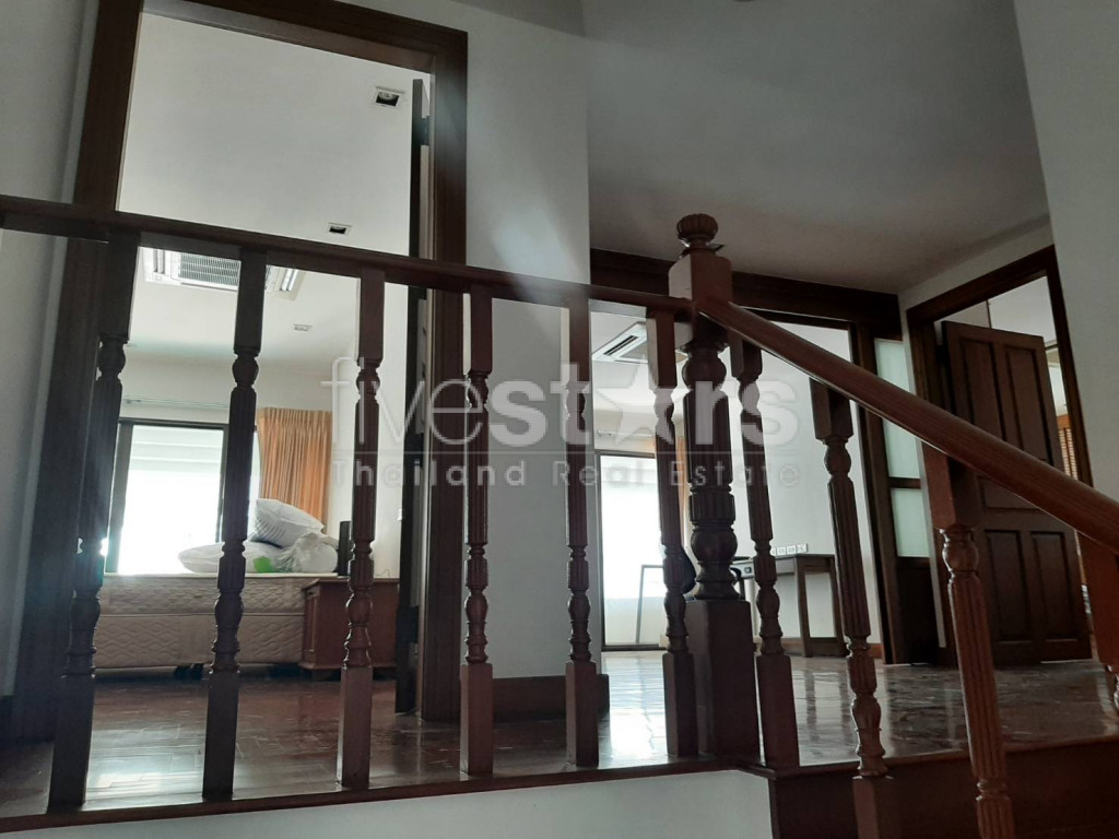 Spacious 3 bedroom duplex with private pool near BTS Phromphong, photo 6