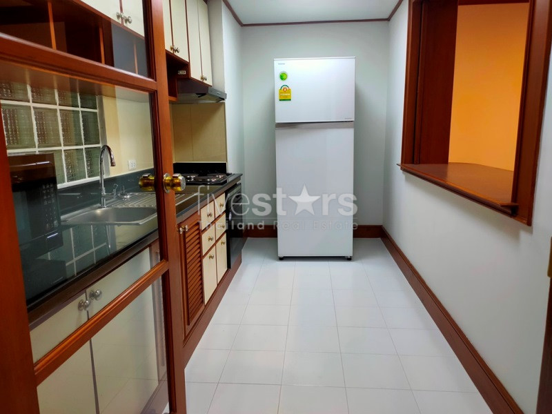 For rent large 2 bedrooms apartment near the park and BTS Phromphong, photo 8