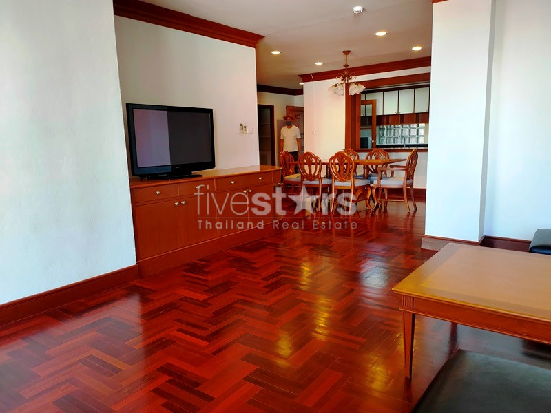 For rent large 2 bedrooms apartment near the park and BTS Phromphong, photo 6