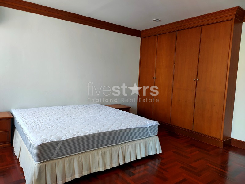 For rent large 2 bedrooms apartment near the park and BTS Phromphong, photo 11