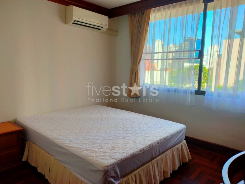 For rent large 2 bedrooms apartment near the park and BTS Phromphong, photo 12