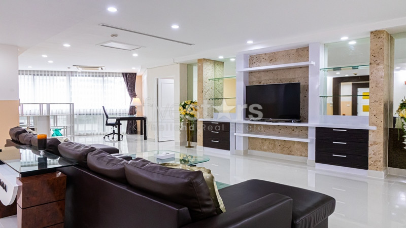 Condominium de 3 chambres à louer près du BTS Phrompong, photo 5