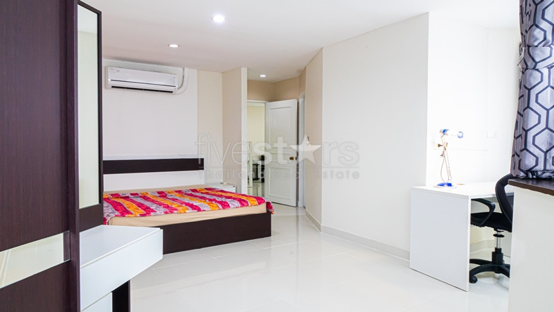 Condominium de 3 chambres à louer près du BTS Phrompong, photo 9