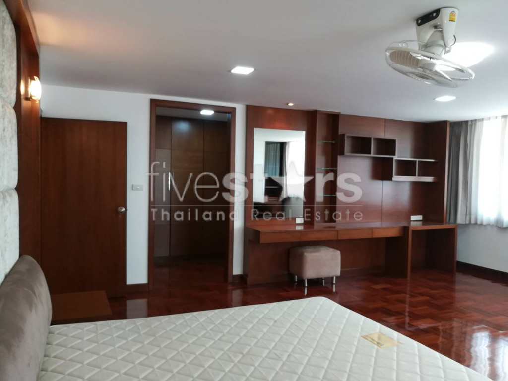 Spacious 3 bed apartment in excellent location close to Emporium, photo 10